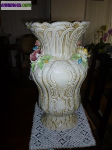 Chandeliers +vase