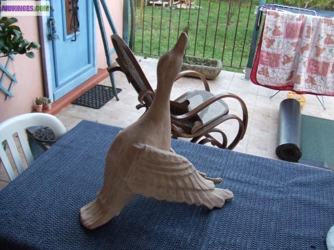 Oie sauvage en vol en plastique