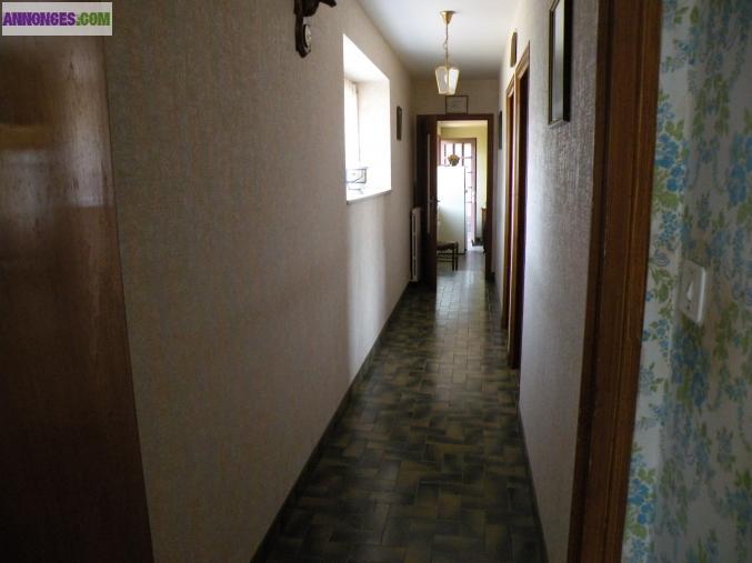 Longère en pierre à vendre