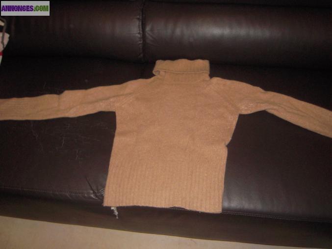 Pull à col roulé taille S marque BCBG Maxazria