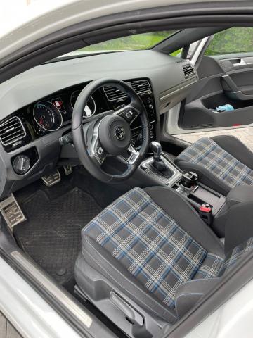 Volkswagen Golf  1.4-150