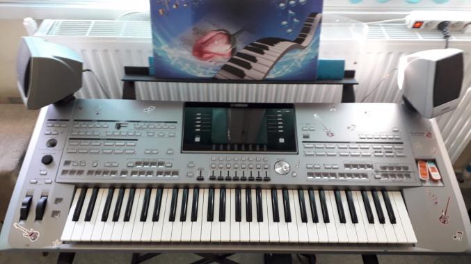 Synthétiseur TYROS 5