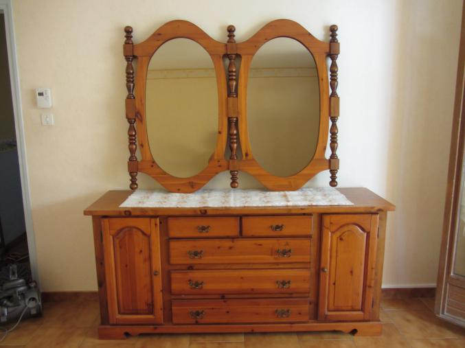 Commode et miroir assorti