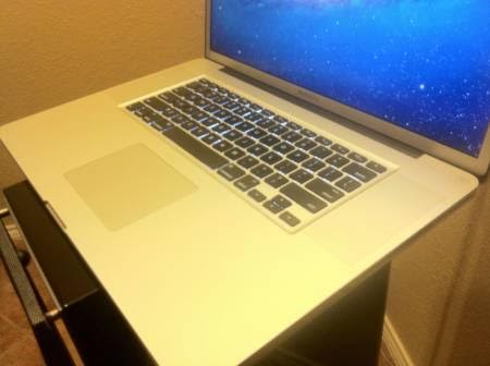 MacBook Pro 17 2.3 240 SSD 16GB