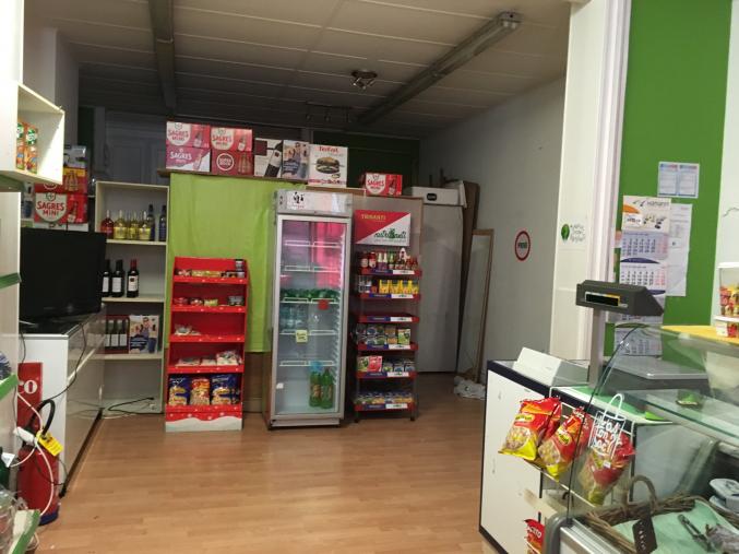 Rez de chaussée-Appartement ou magasin à louer