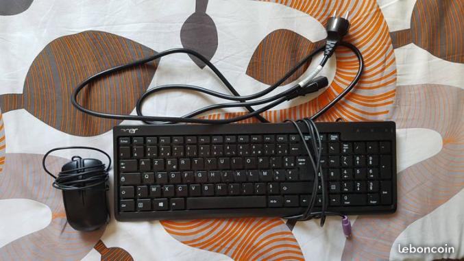 Oridnateur de bureau Acer + clavier et souris