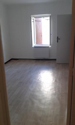 A saisir belle maison au centre ville Marsillargues proche tous commerces