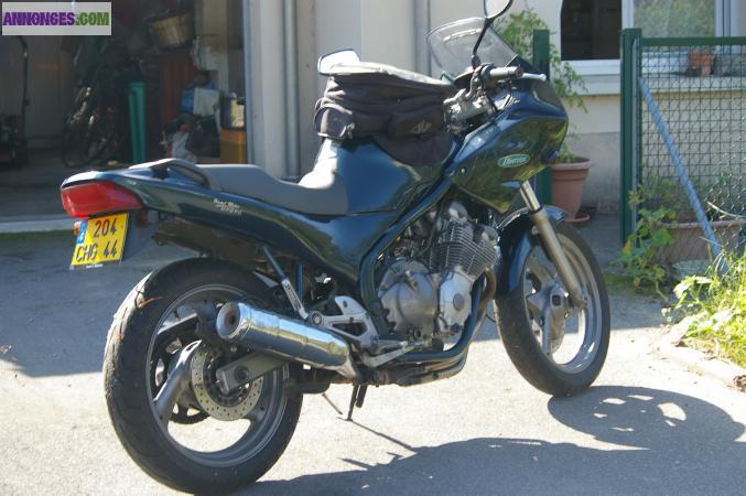 Moto Yamaha Diversion 600 cm3