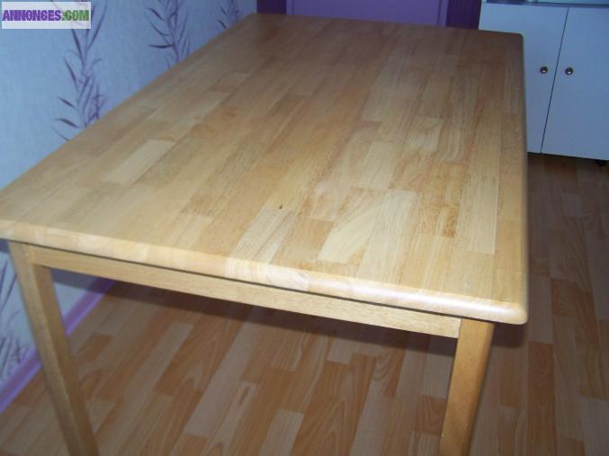 Table pin massif neuve (jamais servie)