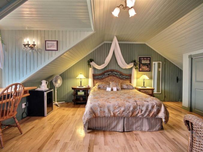 Maison meublé au Québec, magnifique vue sur le fleuve, Parc national du Bic