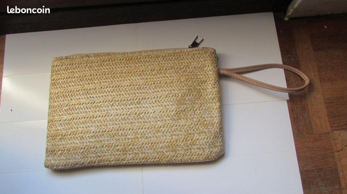 Sac en paille avec décor de fleur de  ñandutí 