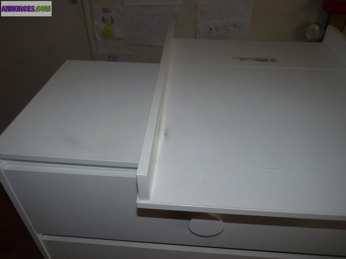 Chambre bébé (Lit+ Matelas+Commode)