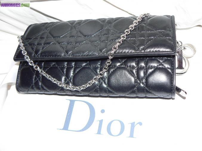 Le portefeuille Dior authentique neuf « Lady Dior »