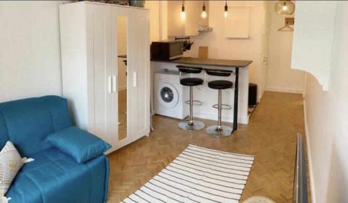 Joli studio meublé à Paris 
