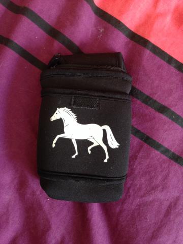 2 housses pour téléphone