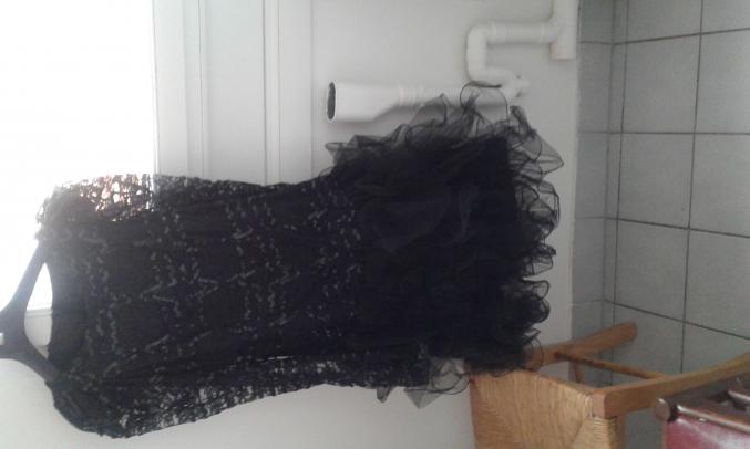 ELEGANTE ET BELLE ROBE DE SOIREE