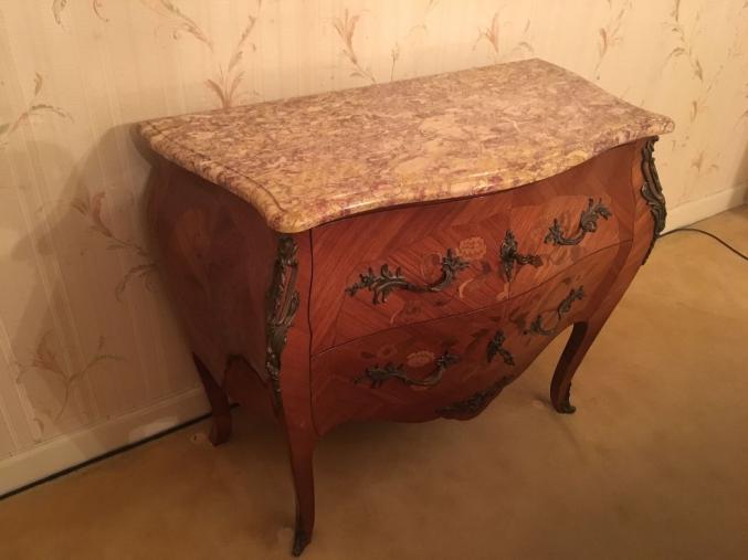 Commode style Louis XV