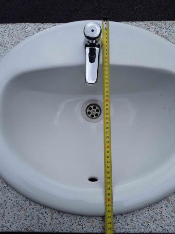 Vasque ovale céramique + robinet arret automatique