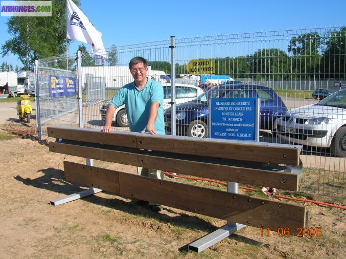 Vends licence exclusive d'exploitation d'un brevet d'invention d'une glissière de sécurité routière pour retenir les motards