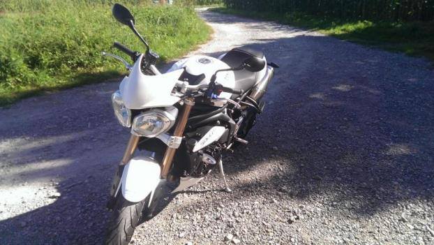 Triumph Speed Triple 1050 White Crystal