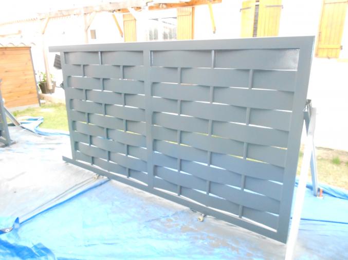 Portail en acier tresse