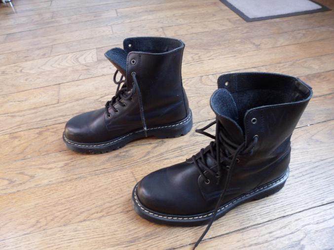 Paire de chaussures de marque Brooker's de couleur