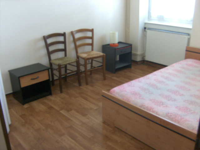 T1  MEUBLEE AVEC  PARKING PRIVEE