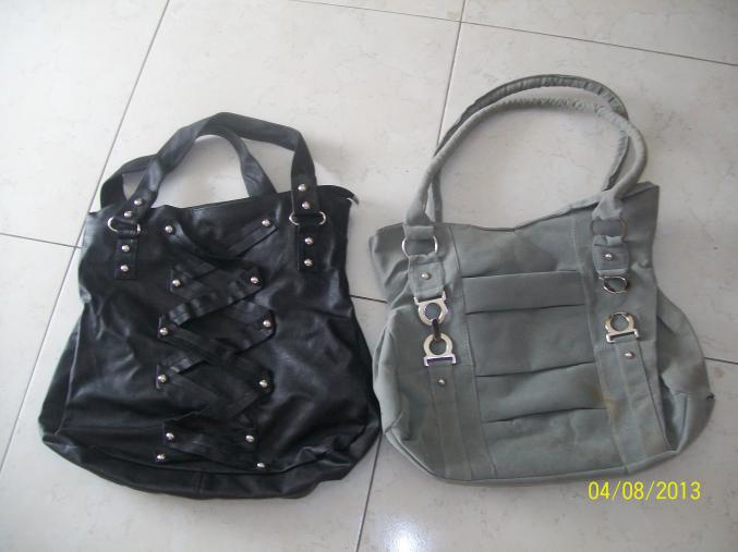 LOT DE 2 SACS  A  MAIN