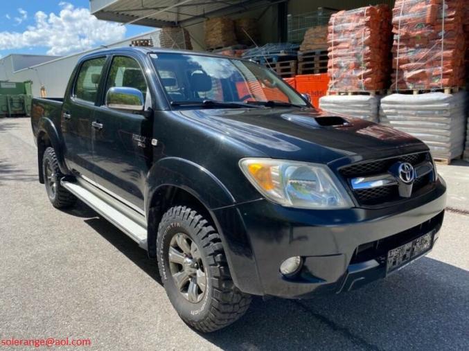 Toyota Hilux 2.5 D-4D  Noir Peinture métallisée