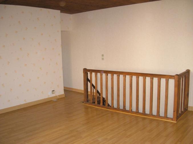 Maison bourg Thure avec garage et petite cour