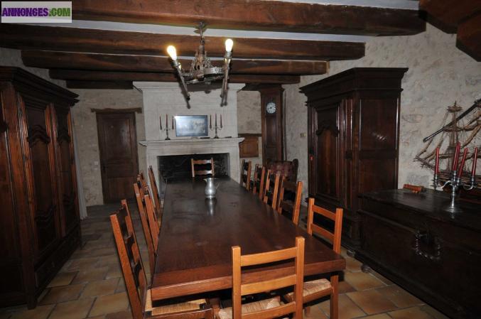 Grande maison de caractere avec tennis et piscine