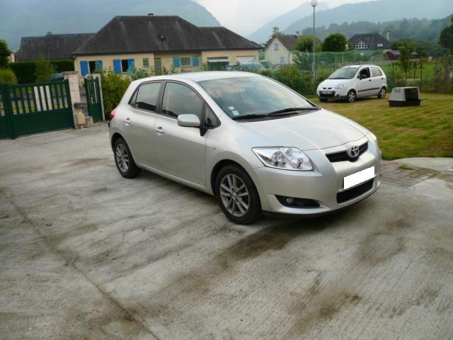 Toyota Auris  à  2800 €