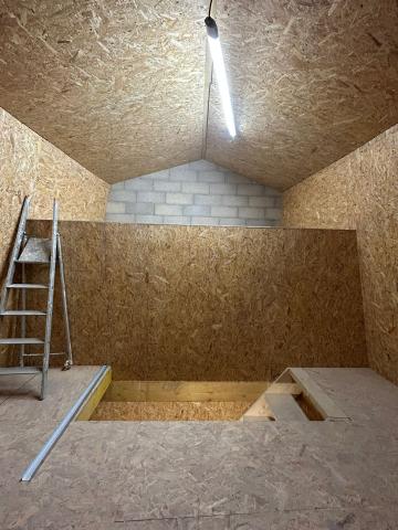 Local neuf , sur deux niveaux et demi eau, edf, fibre, boîte à lettres 