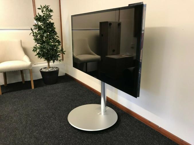 2018 Bang and Olufsen B&O Beovision Avant 55 4K UHD LCD Smart TV