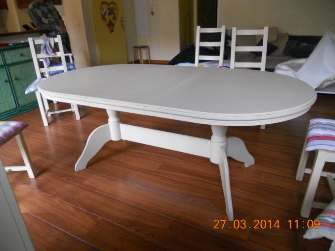 TABLE OVALE