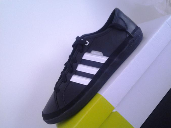 Basket adidas noir cuir