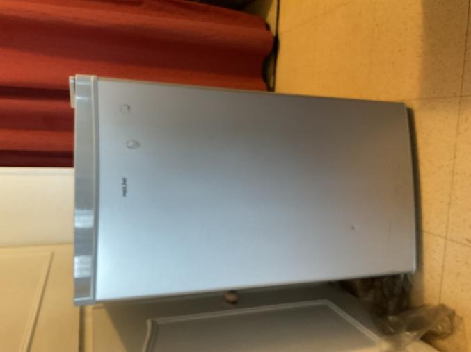 Petit réfrigérateur gris clair proline