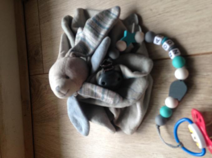 Attache tetine personnalisee