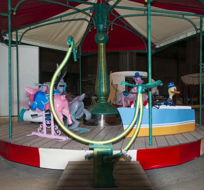 Carrousel écologique à propulsion parentale