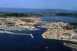 Studio gruissan 4pers , parking privé, piscine