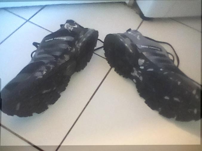 Chaussure mixte  pointure 43 à (25€ ou 20 €)