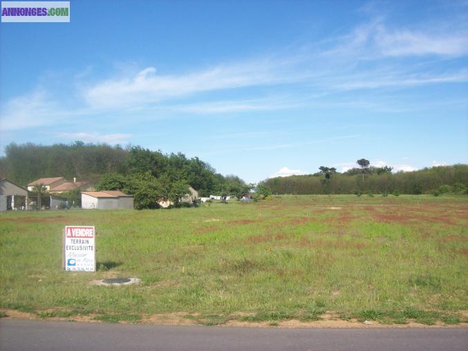 Très beau terrain à CHANTEMERLE LES BLES Quartier résidentiel