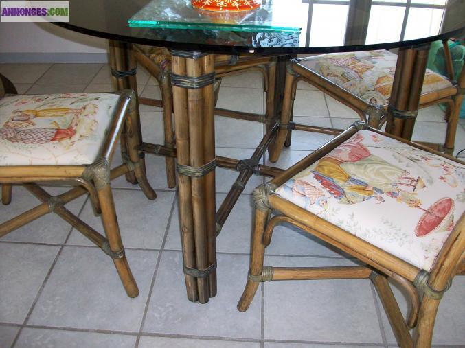 Table + 4 chaises