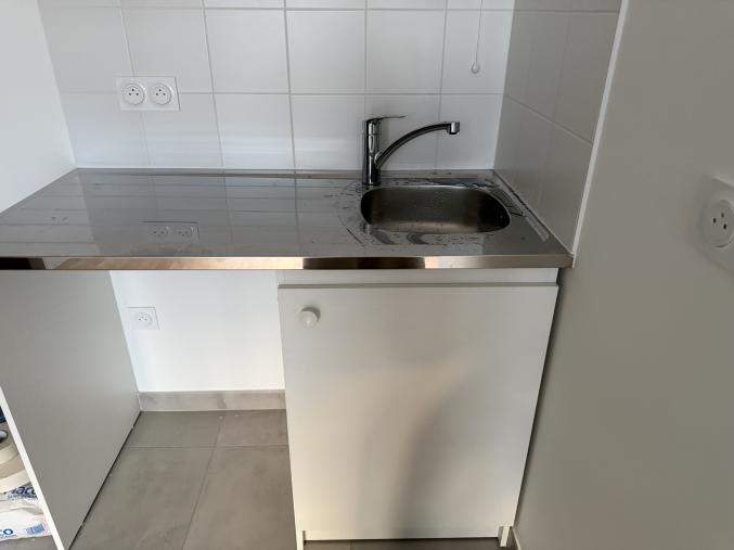 Kitchenette NEUVE– Jamais utilisée – Retirée d’un appartement neuf