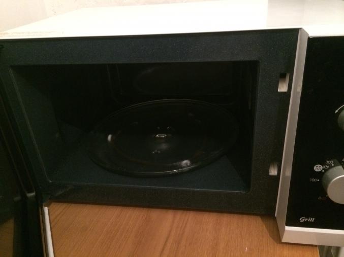 Micro ondes et gril Samsung GE82N-X 