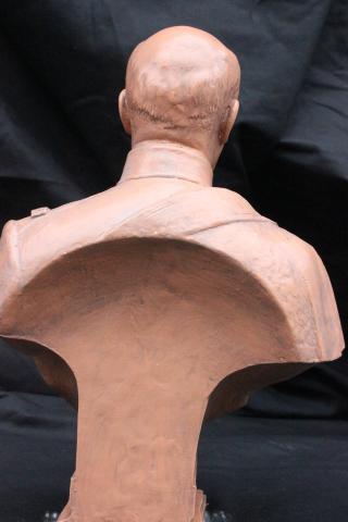 Buste du Maréchal Pétain en tenue de 14