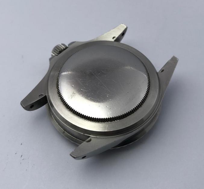 Rolex Submariner 5513 de 1987. Boîte et papiers. Patine tueuse. Certificat de garantie perforé.