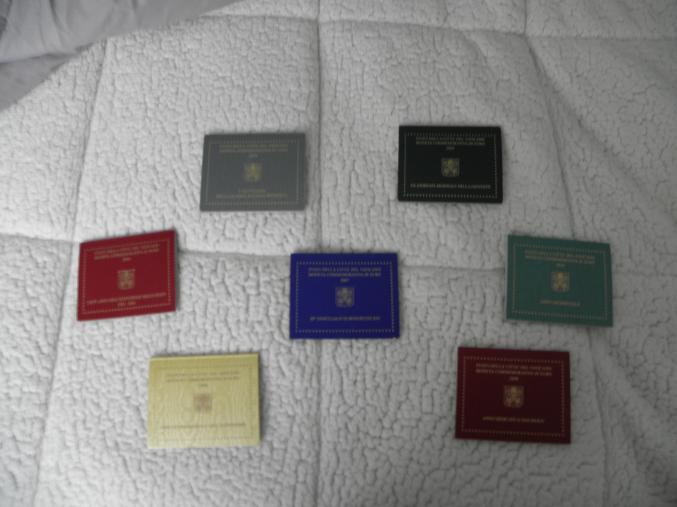 ENSEMBLE DE 7 PIECES COMMEMORATIVES DU VATICAN