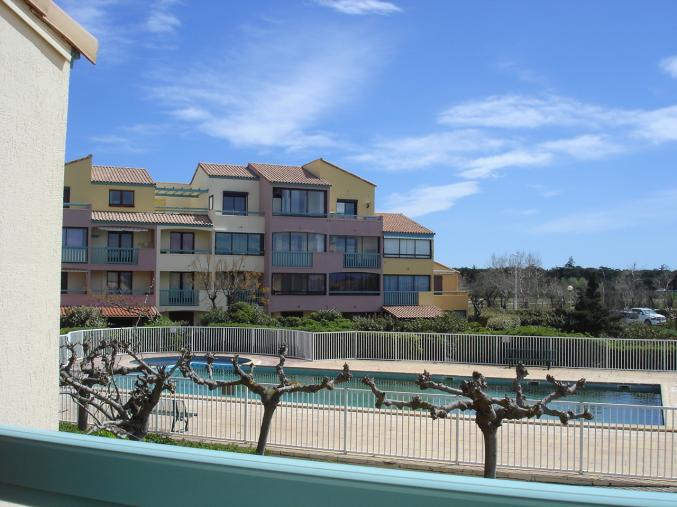 STUDIO CABINE bord lac - 750 m mer PISCINE 4/5 p.