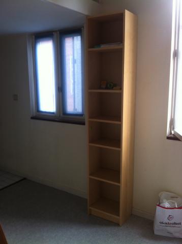 Meuble rangement, table, 4 tabourets, lit, matelas (IKEA)